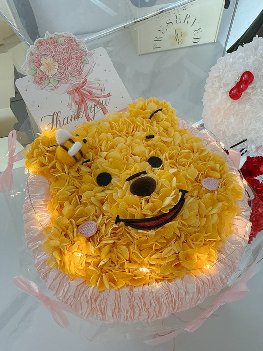 Winnie The Pooh 繡球永生花花束